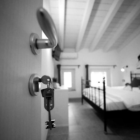 Ermi Hotel Sona Buitenkant foto