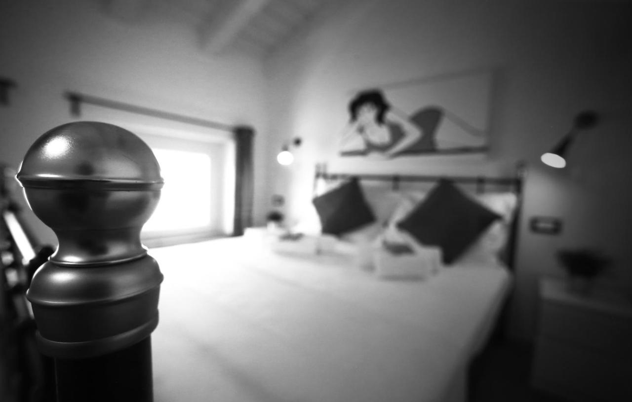 Ermi Hotel Sona Buitenkant foto