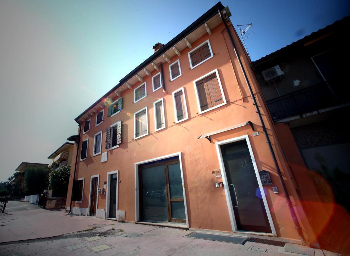 Ermi Hotel Sona Buitenkant foto
