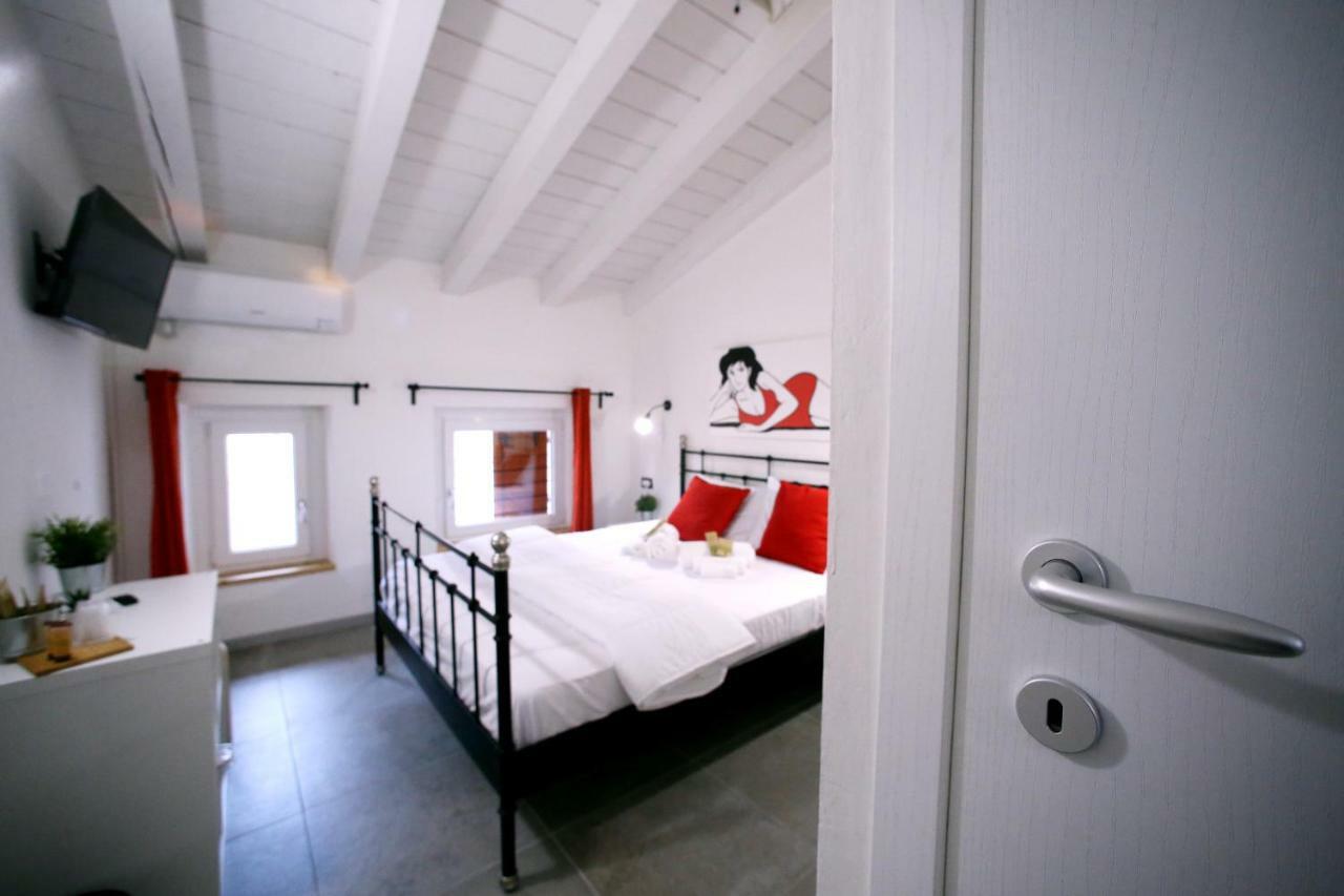 Ermi Hotel Sona Buitenkant foto