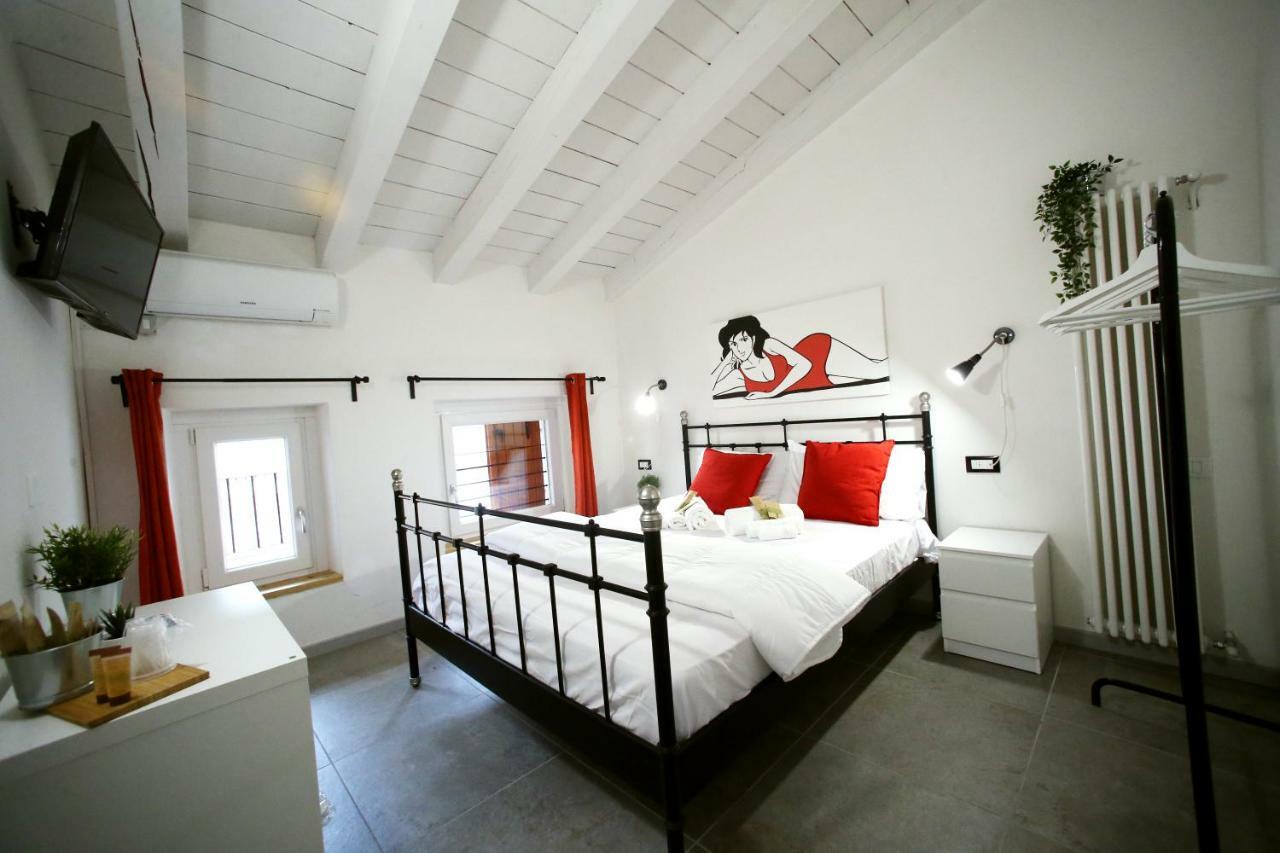Ermi Hotel Sona Buitenkant foto